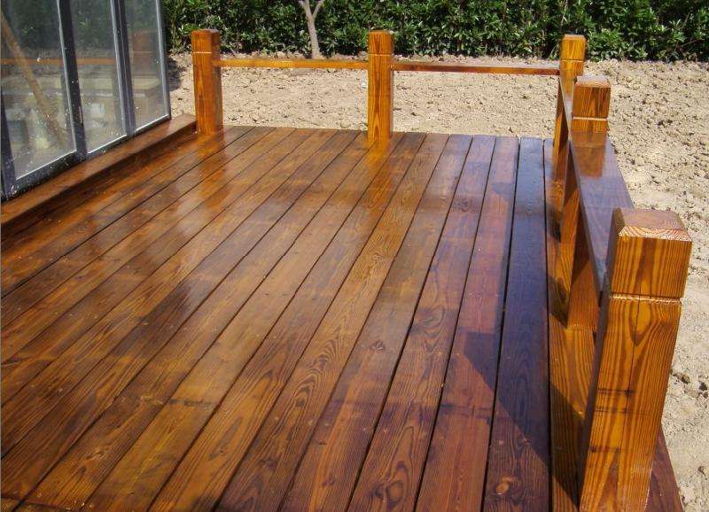 別墅的防腐木地板該如何進行日常保養呢?